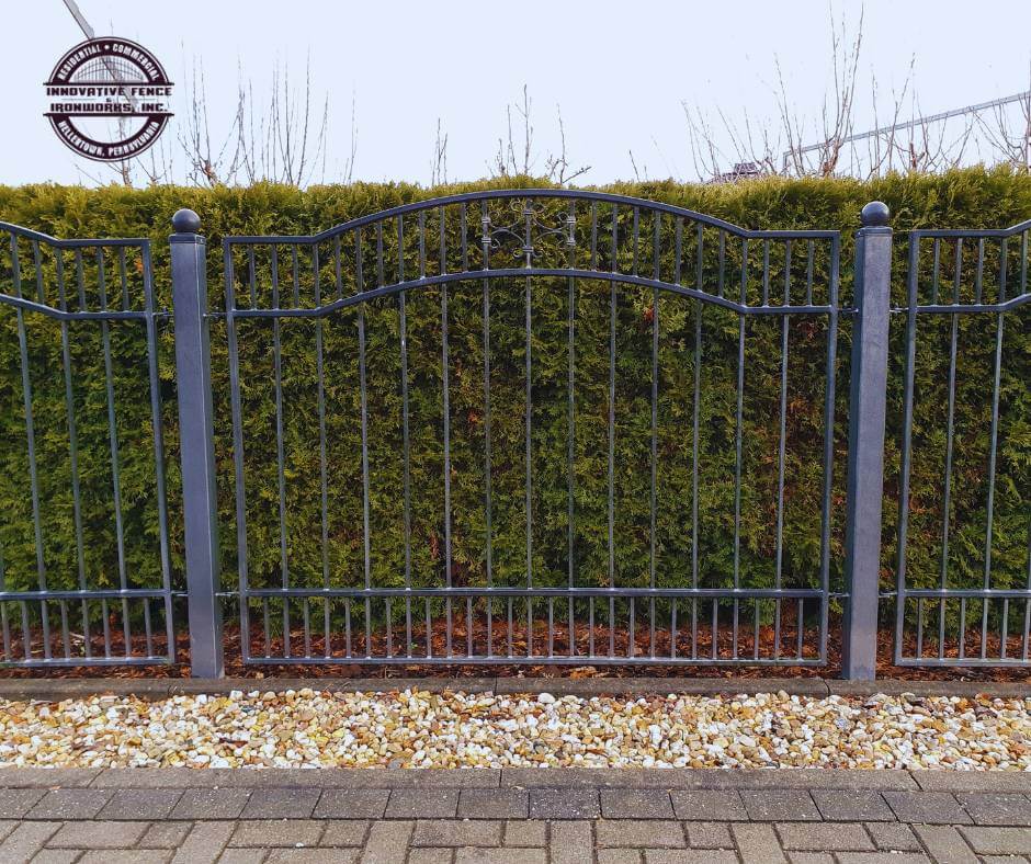 aluminum fence installation